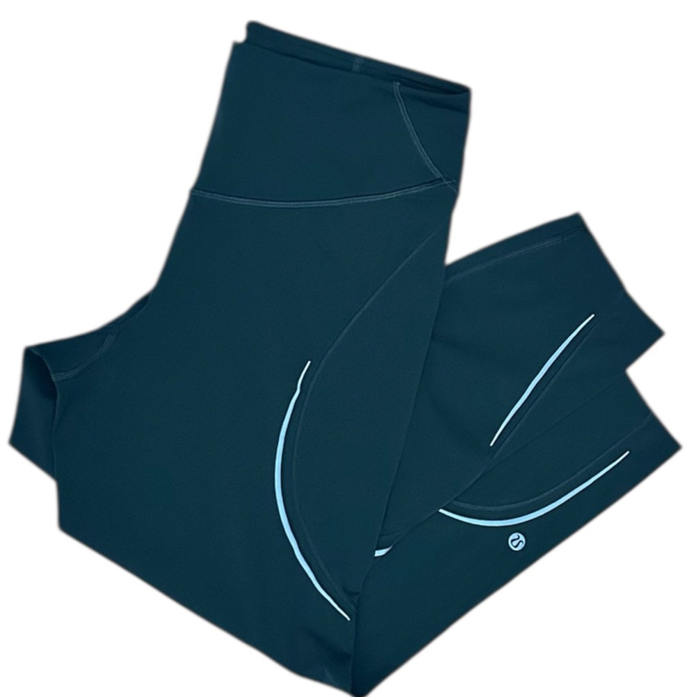 LULULEMON Women’s Base Pace High-Rise Reflective Crop 23” Leggings - Picture 11 of 12
